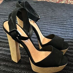 Schutz Black and Tan Women's Heels Size 8.5
